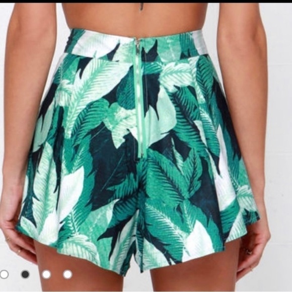 Lulus Leaf It To Me Tropical Green High Waist Shorts Size S - Picture 4 of 6